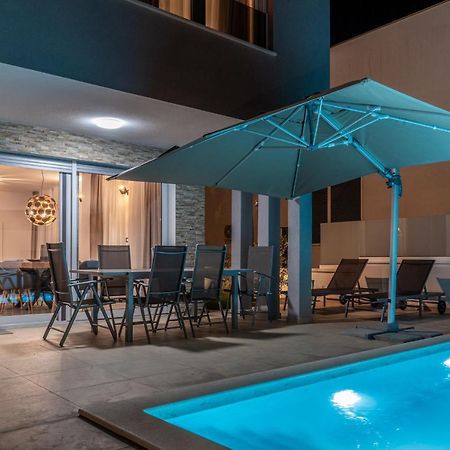 Villa Dea - Dein Rueckzugsort Am Meer Mit Beheiztem Pool Vrsi Exterior foto