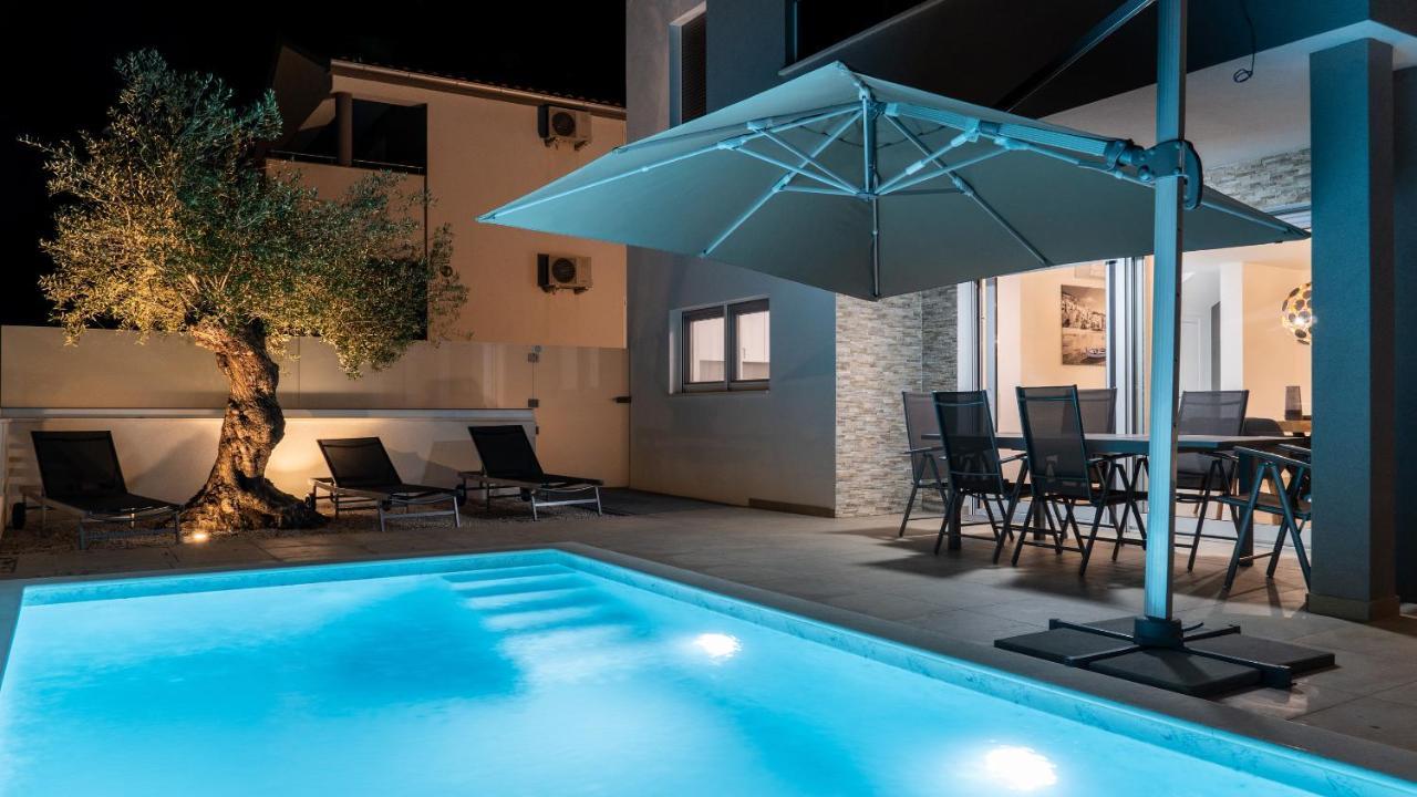 Villa Dea - Dein Rueckzugsort Am Meer Mit Beheiztem Pool Vrsi Exterior foto