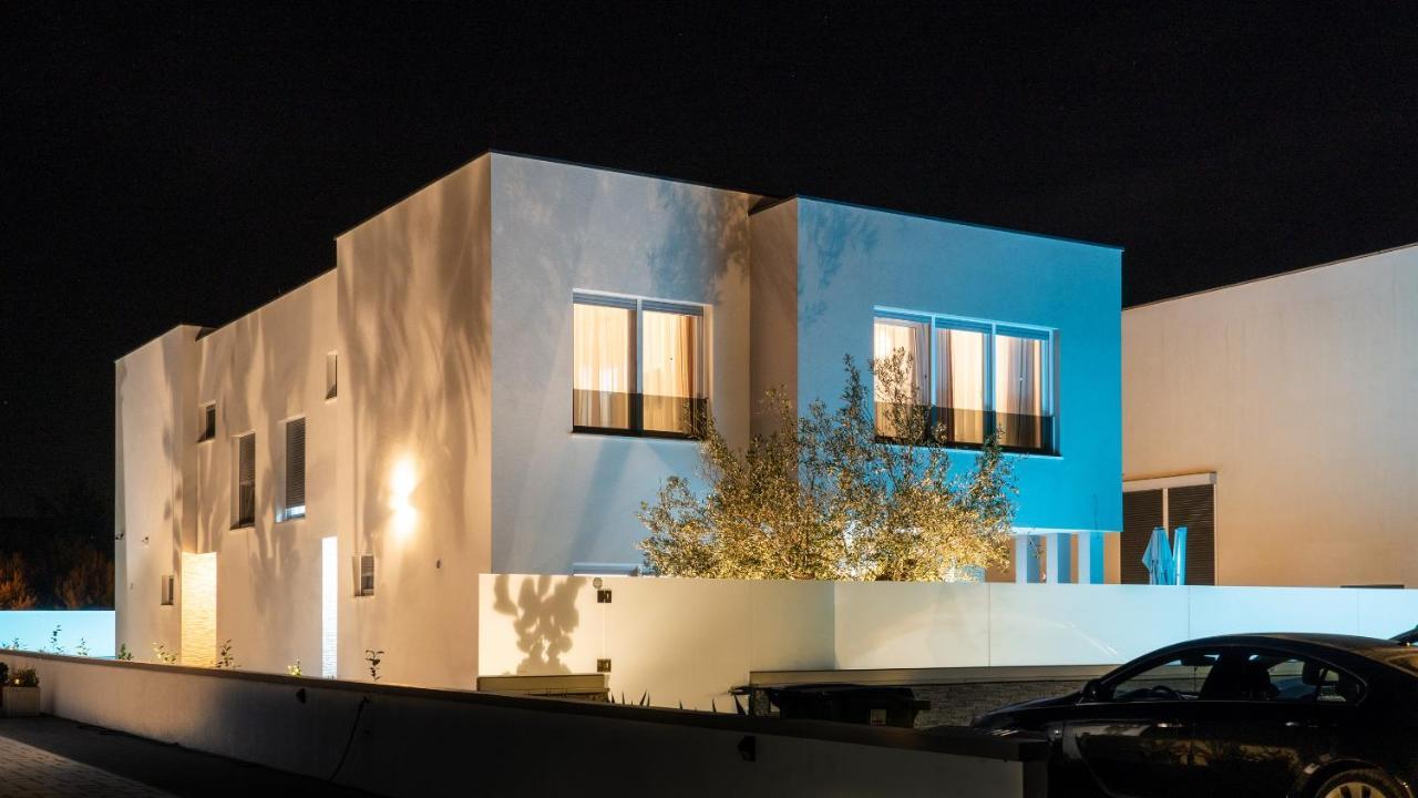 Villa Dea - Dein Rueckzugsort Am Meer Mit Beheiztem Pool Vrsi Exterior foto