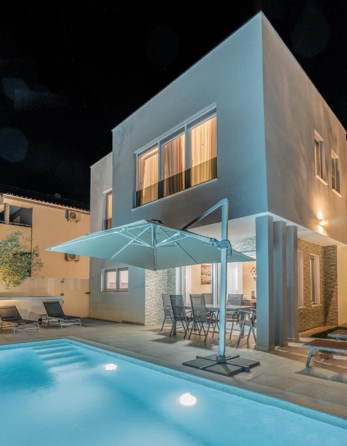 Villa Dea - Dein Rueckzugsort Am Meer Mit Beheiztem Pool Vrsi Exterior foto