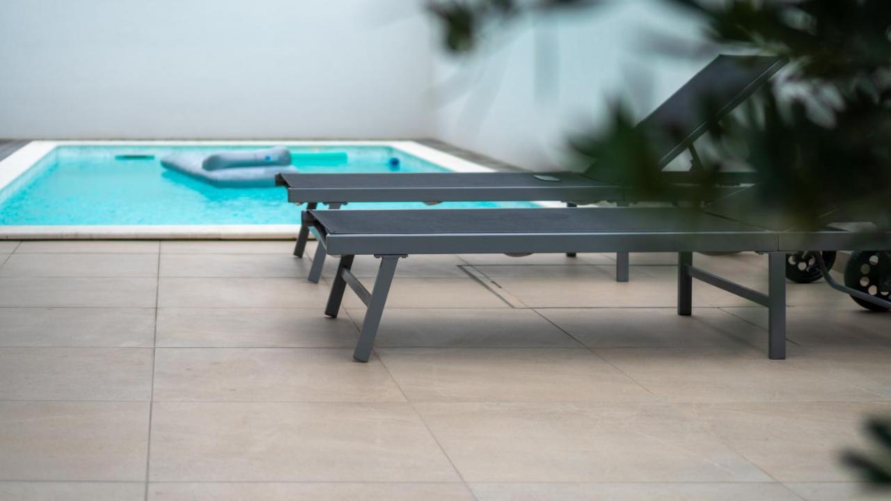 Villa Dea - Dein Rueckzugsort Am Meer Mit Beheiztem Pool Vrsi Exterior foto