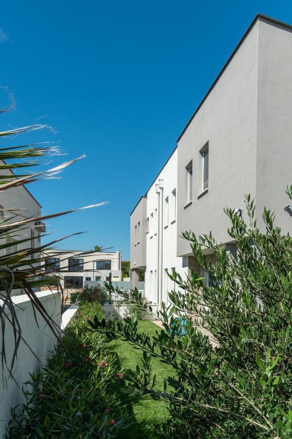 Villa Dea - Dein Rueckzugsort Am Meer Mit Beheiztem Pool Vrsi Exterior foto