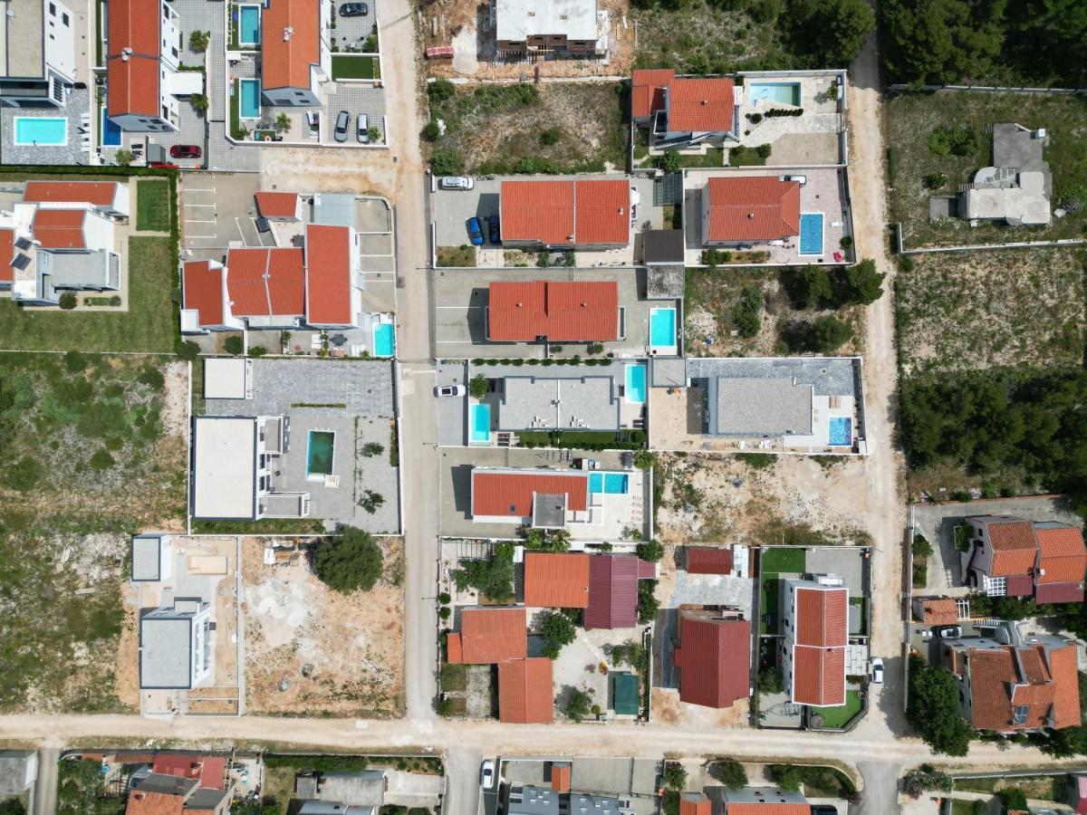 Villa Dea - Dein Rueckzugsort Am Meer Mit Beheiztem Pool Vrsi Exterior foto